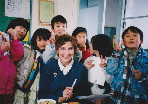 1995 YEF Barbara Updike with Yokkaichi stutents,